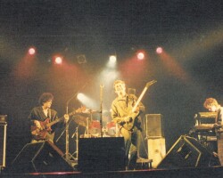 Daniel Colombres, David Lebon y Didi Gutman en el tetaro Fenix de Flores (1986)